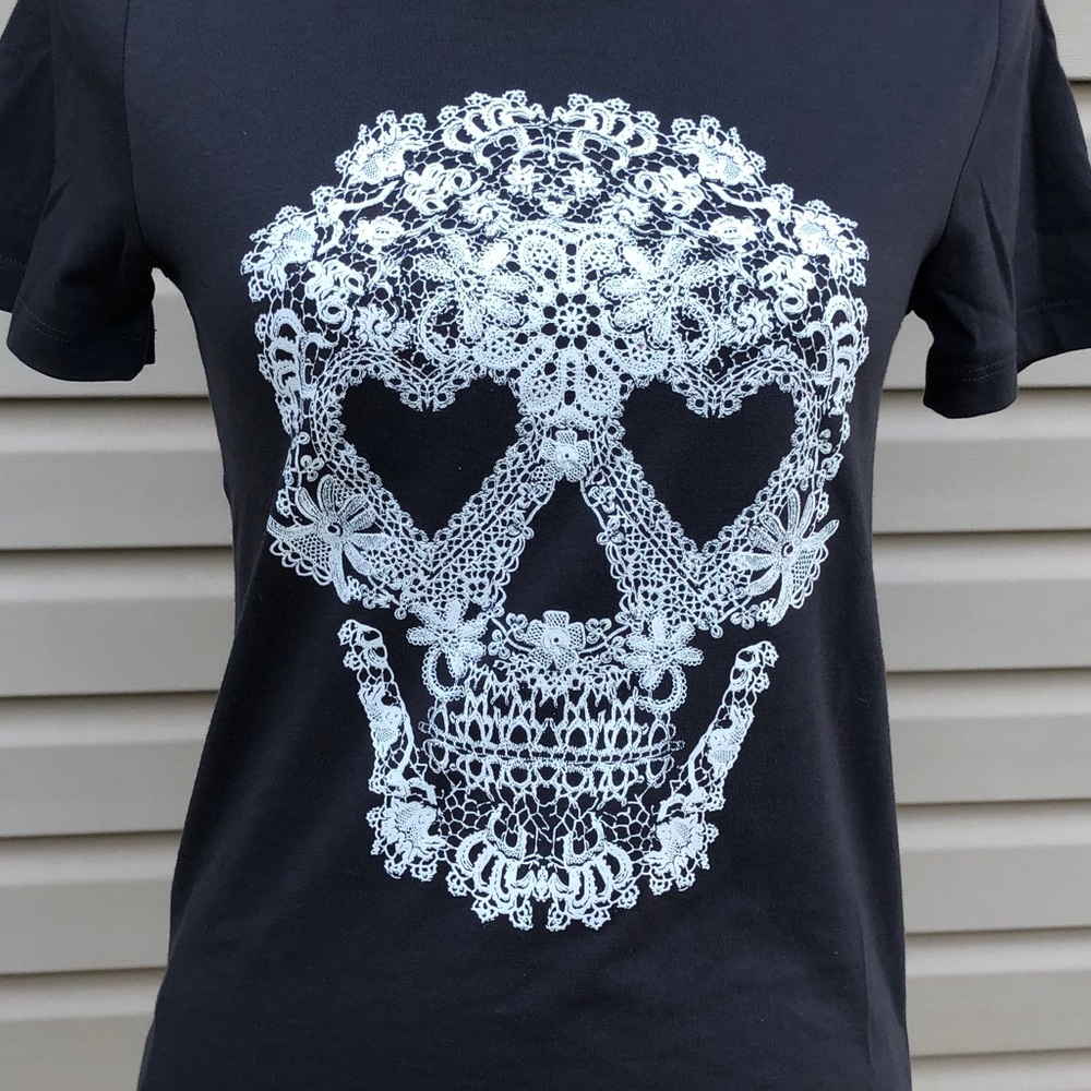 NWT Fifth Sun Lacey Skeleton Skull Graphic T-Shirt